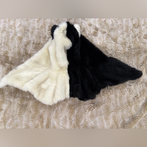 RARE SpiritHoods MOON WOLF Collector's Edition SHAWL Cloak Scarf Secret Pawket - Picture 4 of 12